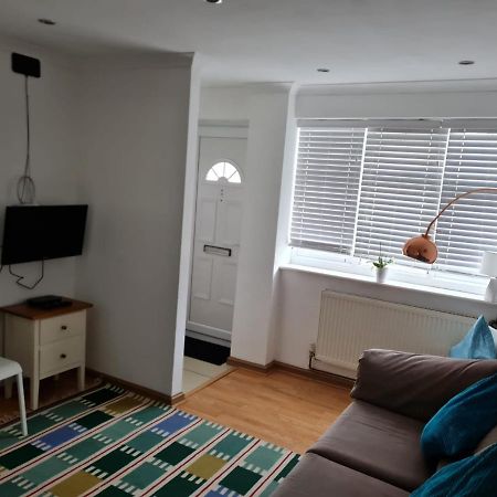 Molesey Near Hampton Court, Viking Short Stays West Molesey Exterior foto